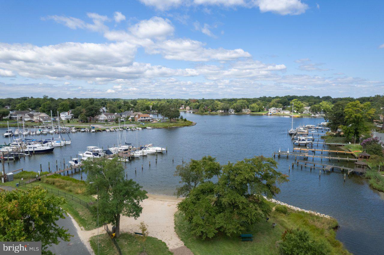 WOODLAND BEACH - Residential