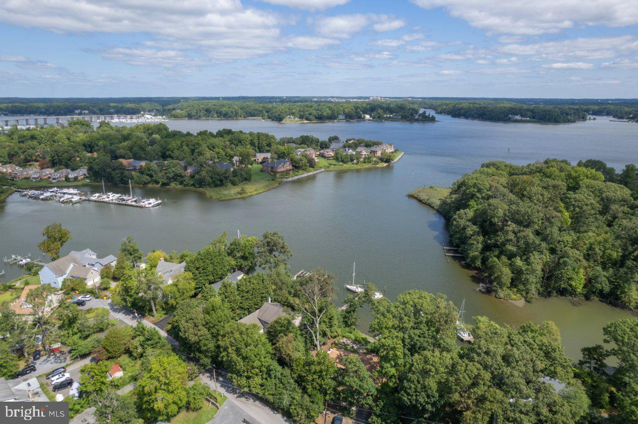 WOODLAND BEACH - Residential