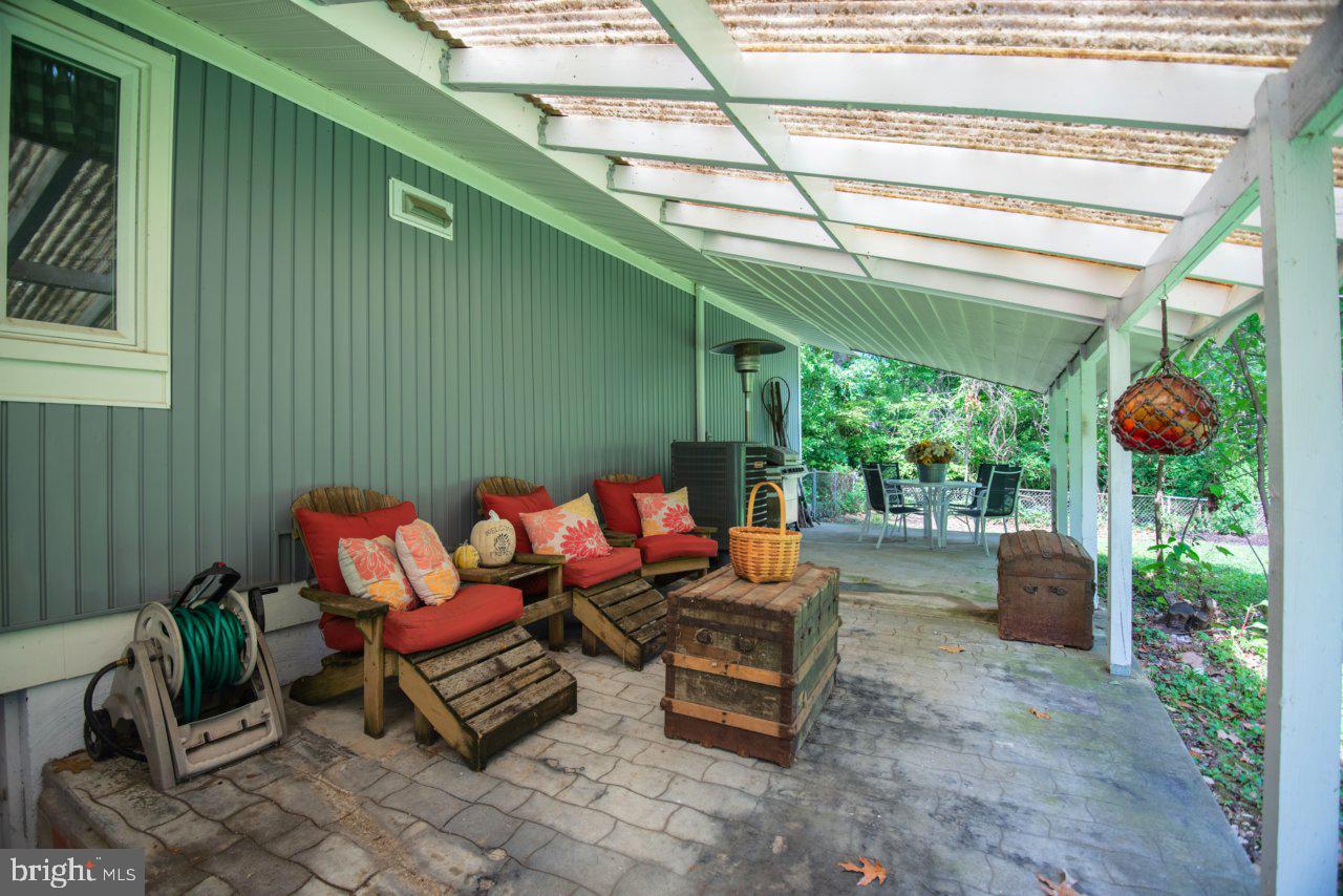 WOODLAND BEACH - Residential