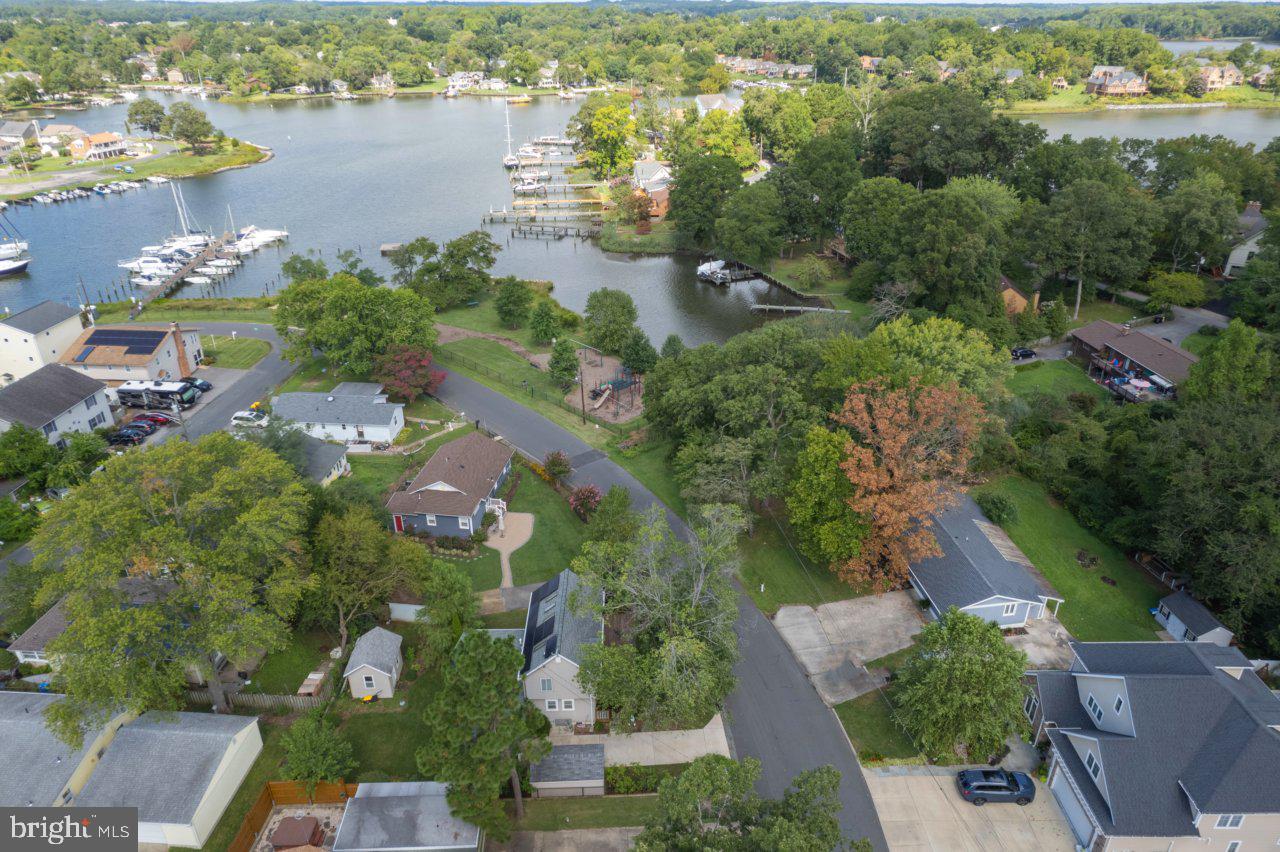 WOODLAND BEACH - Residential