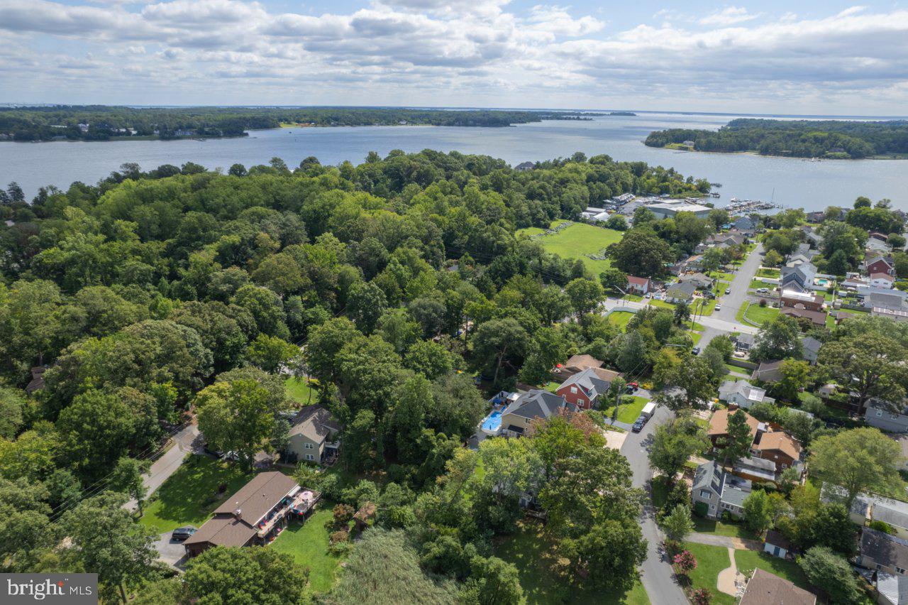 WOODLAND BEACH - Residential