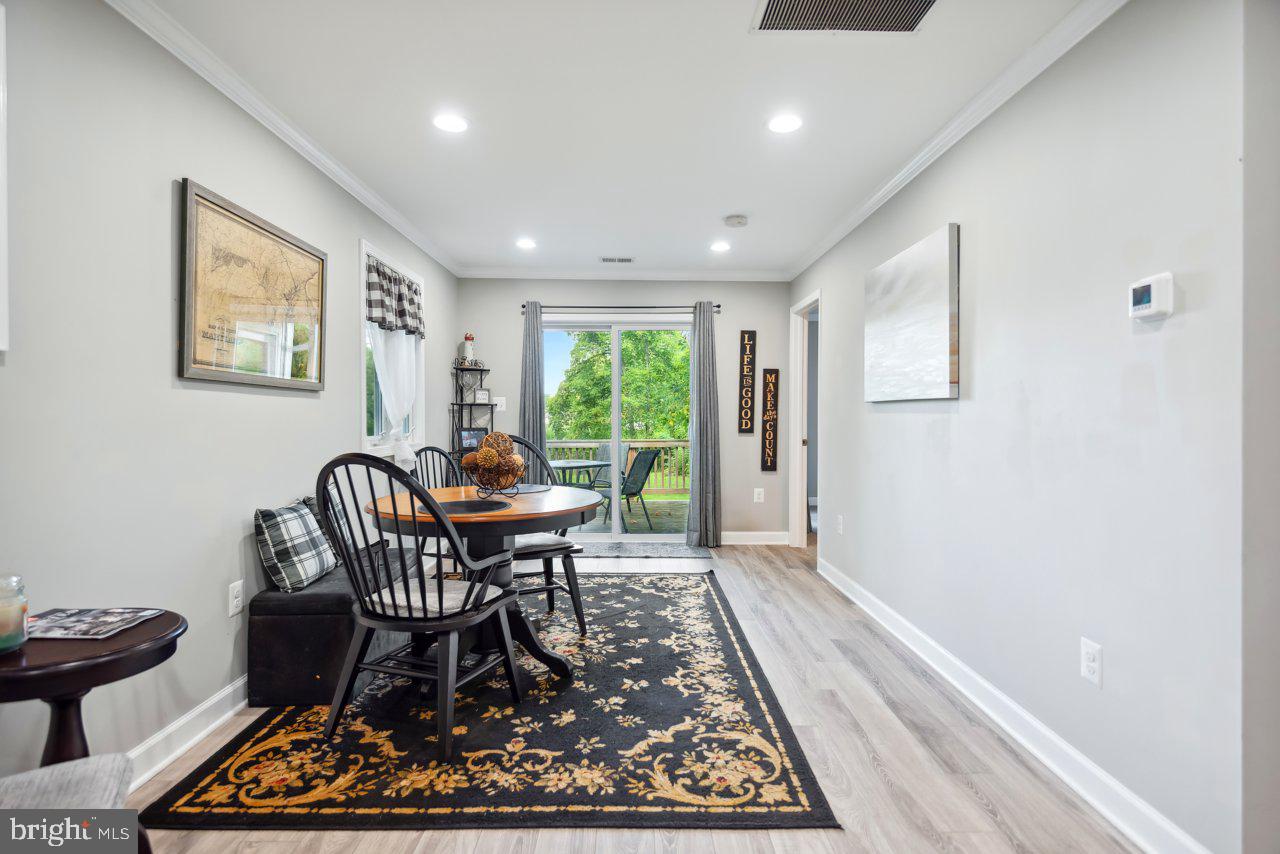 WOODLAND BEACH - Residential