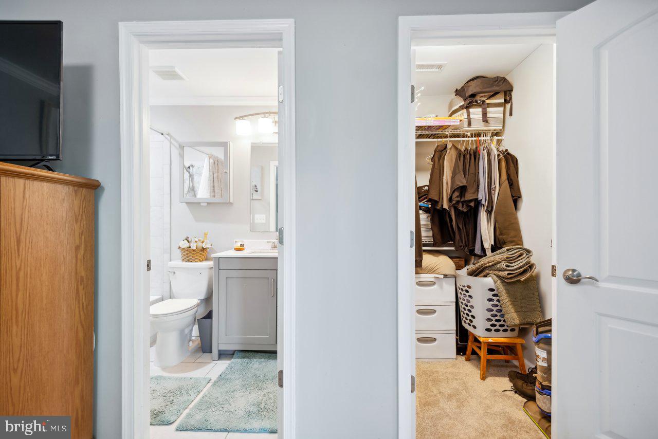 WOODLAND BEACH - Residential