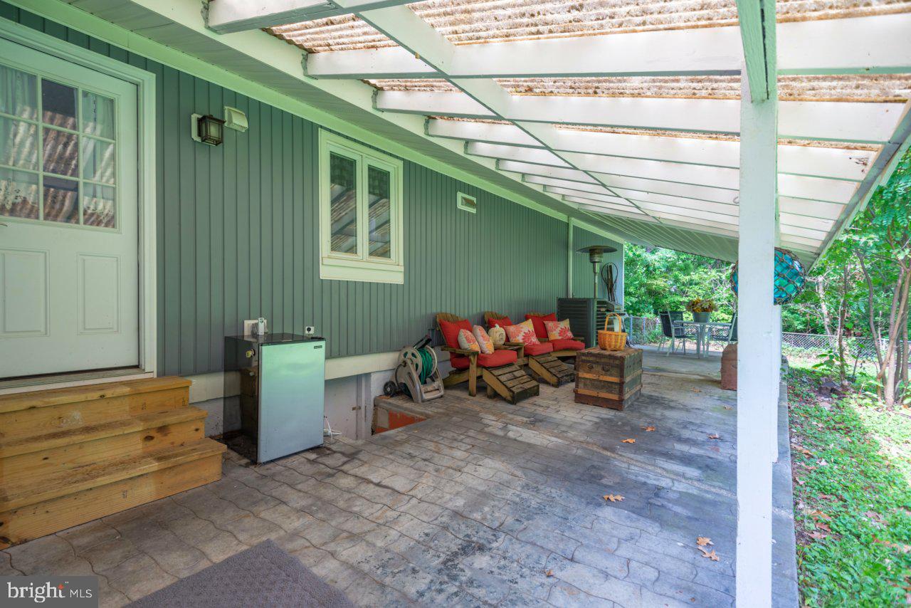 WOODLAND BEACH - Residential