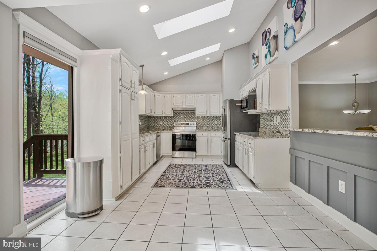 HALLMARK WOODS - Residential