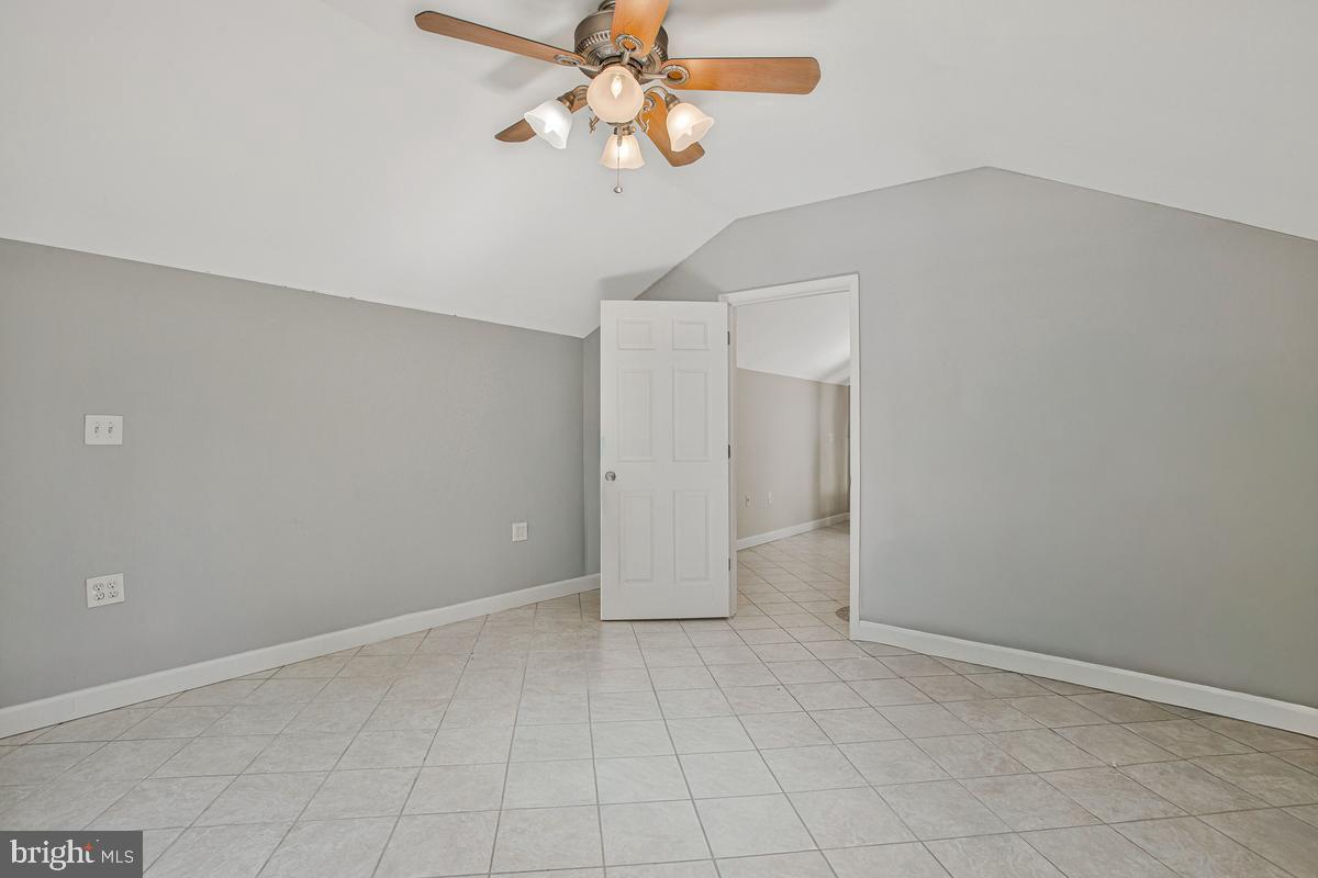 HALLMARK WOODS - Residential