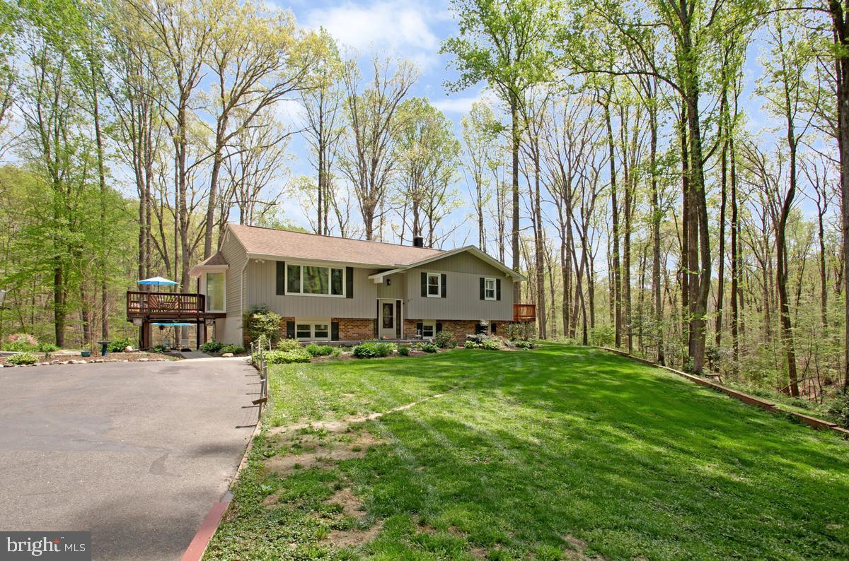 HALLMARK WOODS - Residential