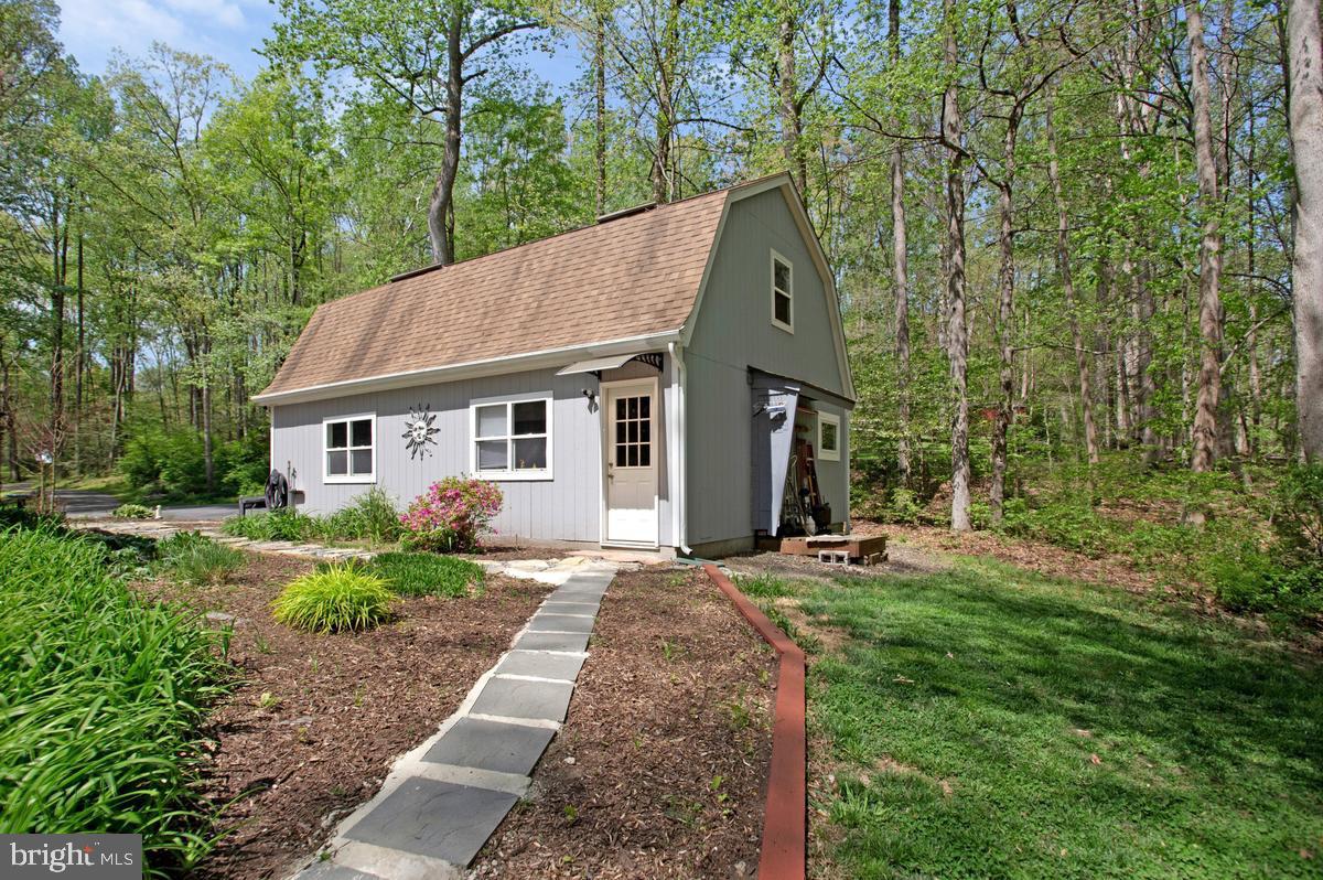 HALLMARK WOODS - Residential