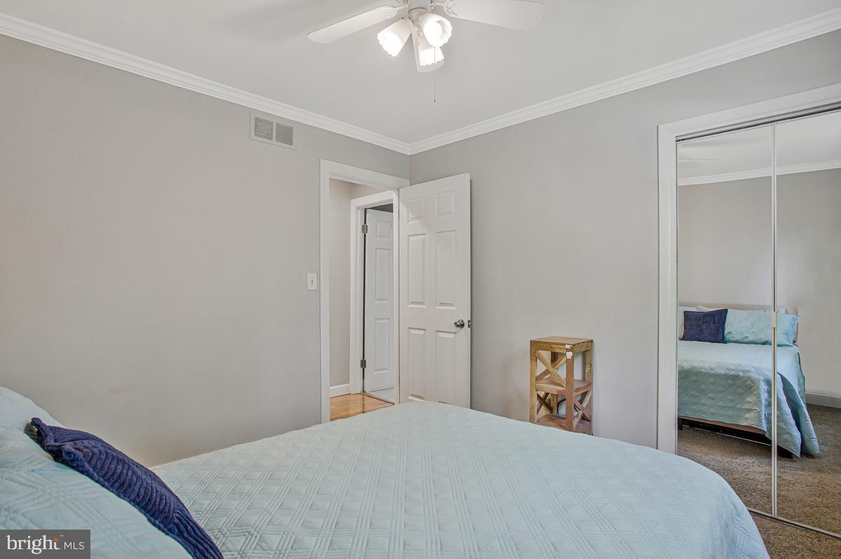 HALLMARK WOODS - Residential