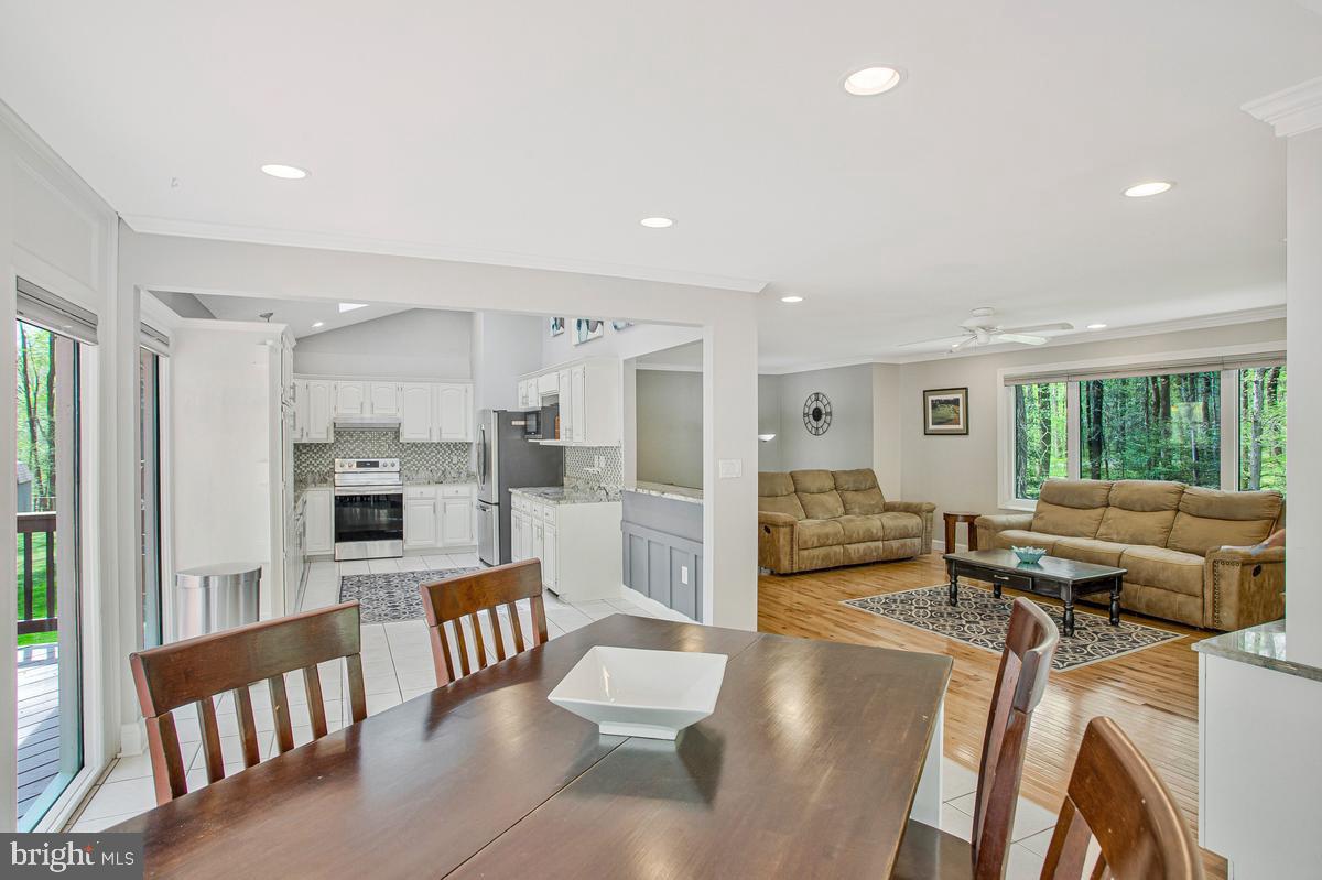 HALLMARK WOODS - Residential