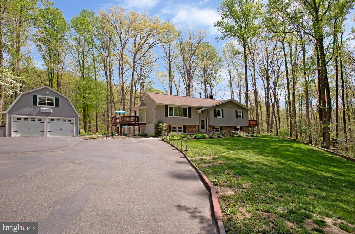 HALLMARK WOODS - Residential