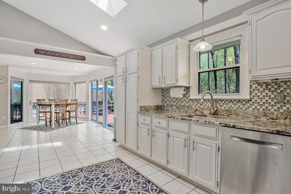 HALLMARK WOODS - Residential