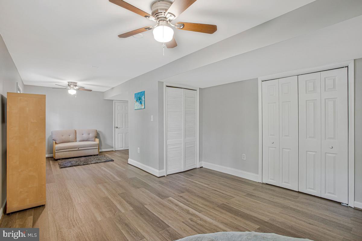 HALLMARK WOODS - Residential