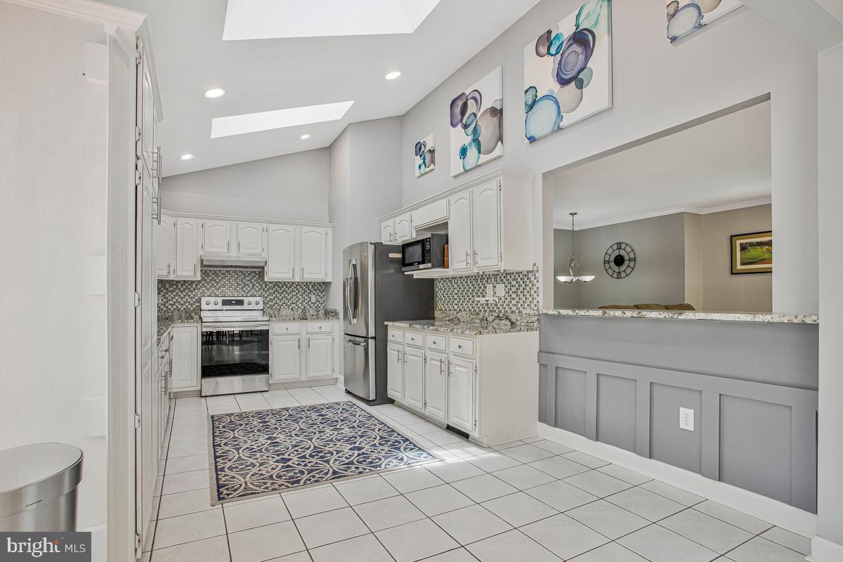 HALLMARK WOODS - Residential