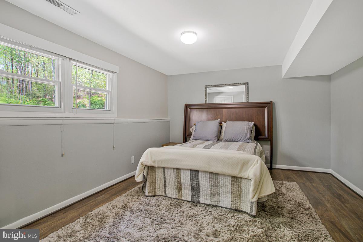 HALLMARK WOODS - Residential