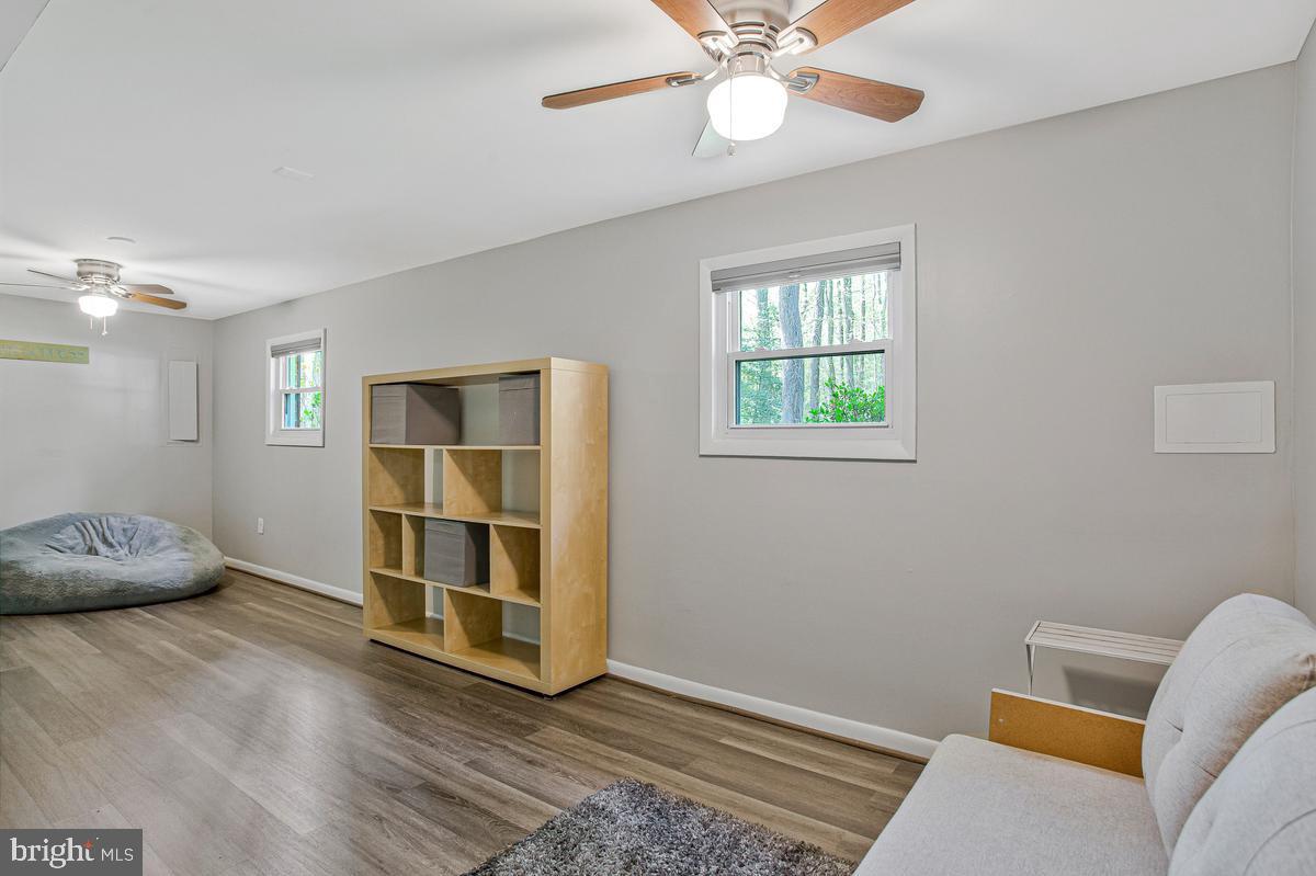 HALLMARK WOODS - Residential