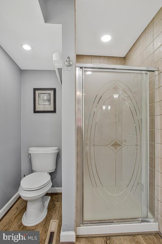 HALLMARK WOODS - Residential