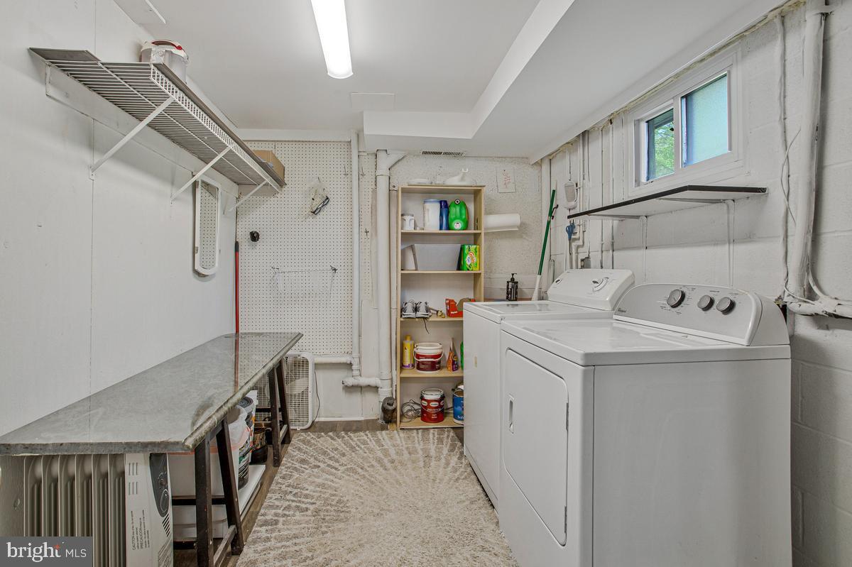 HALLMARK WOODS - Residential