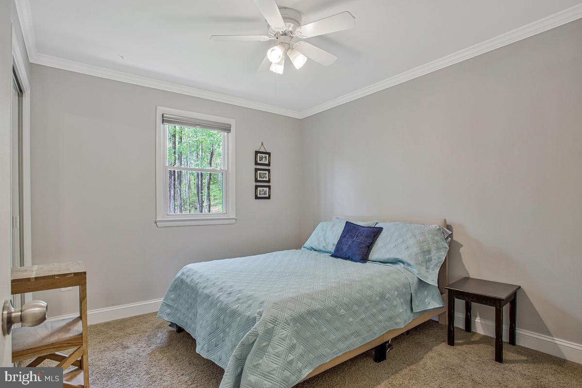 HALLMARK WOODS - Residential