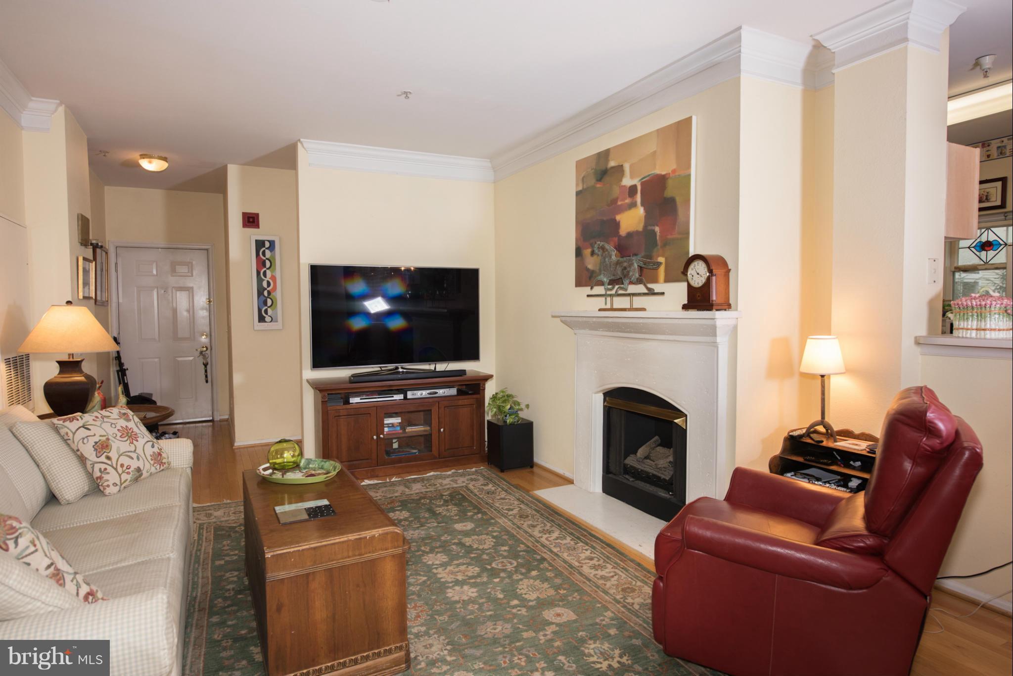 GATES OF MCLEAN - Residential