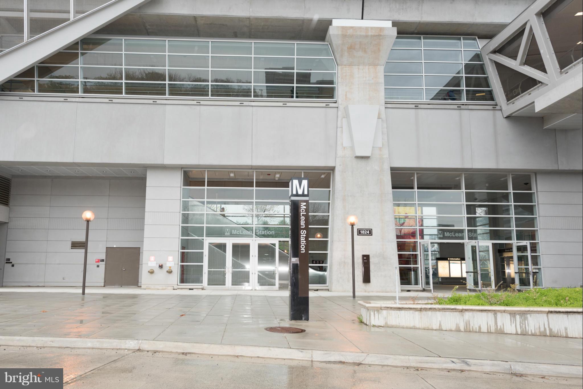 GATES OF MCLEAN - Residential