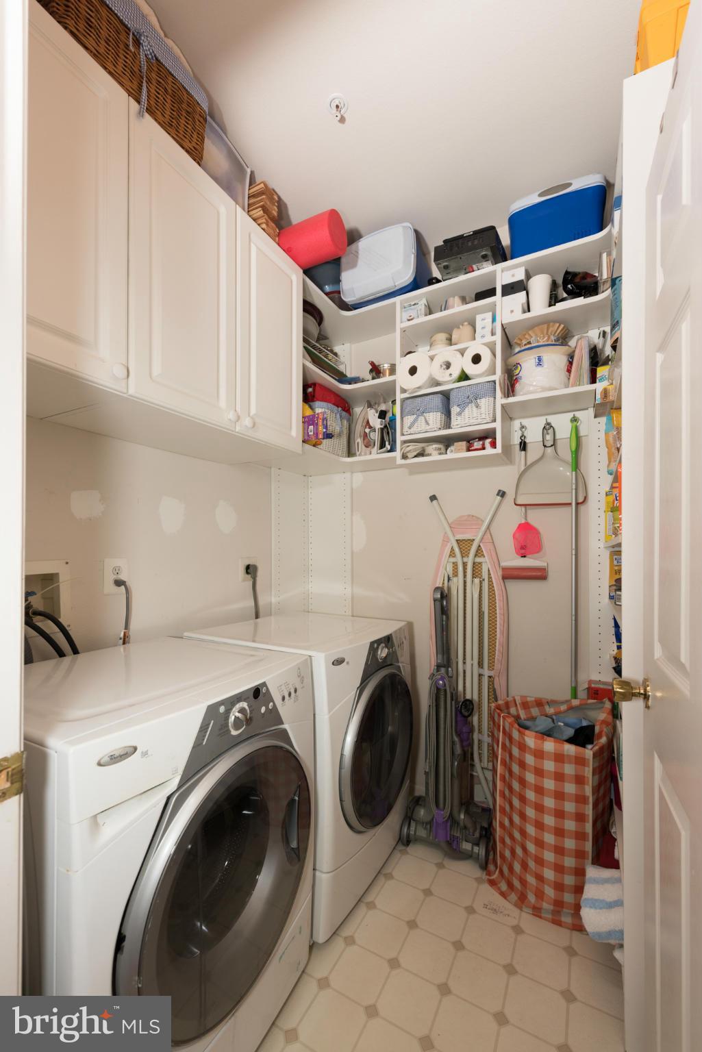 GATES OF MCLEAN - Residential