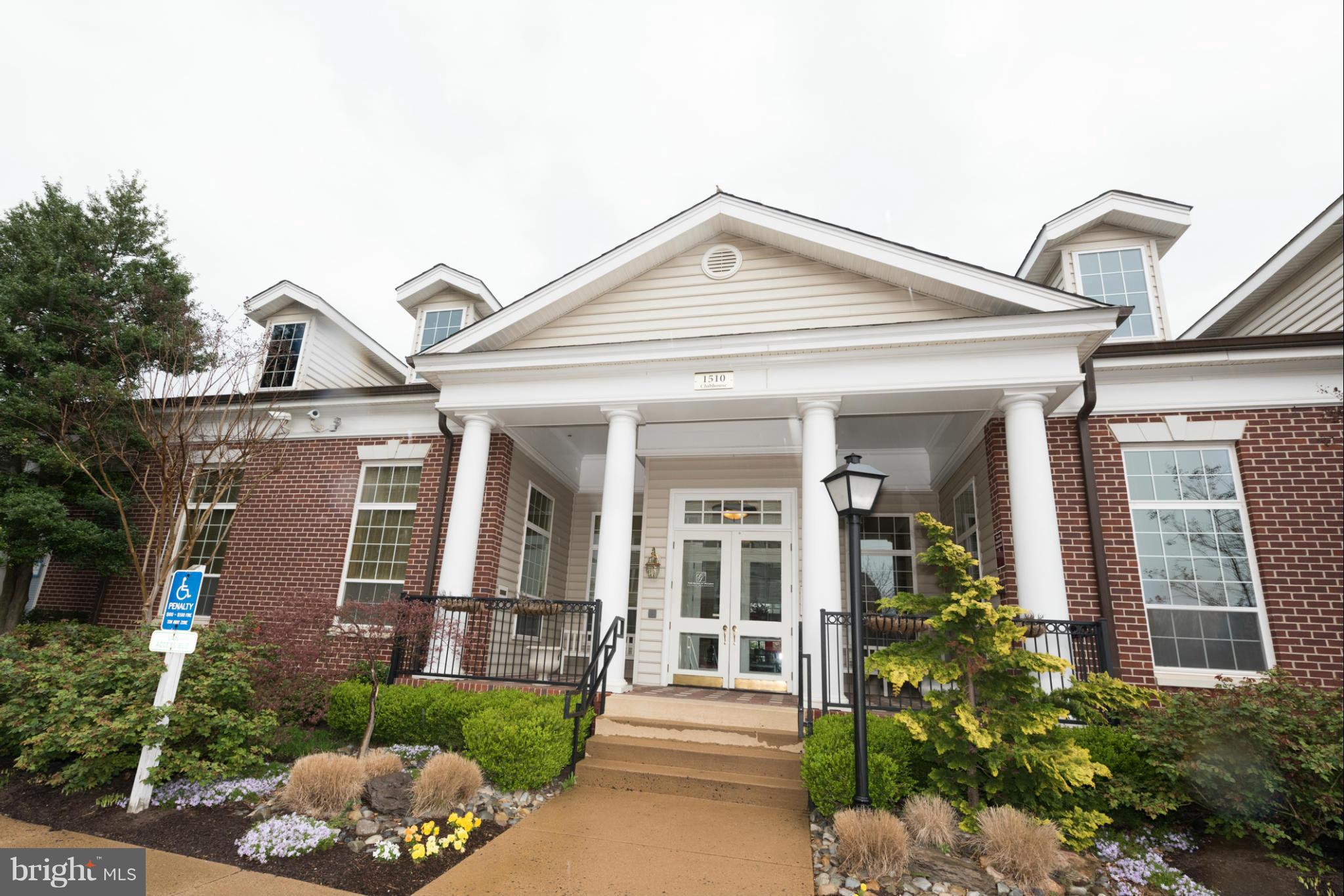 GATES OF MCLEAN - Residential