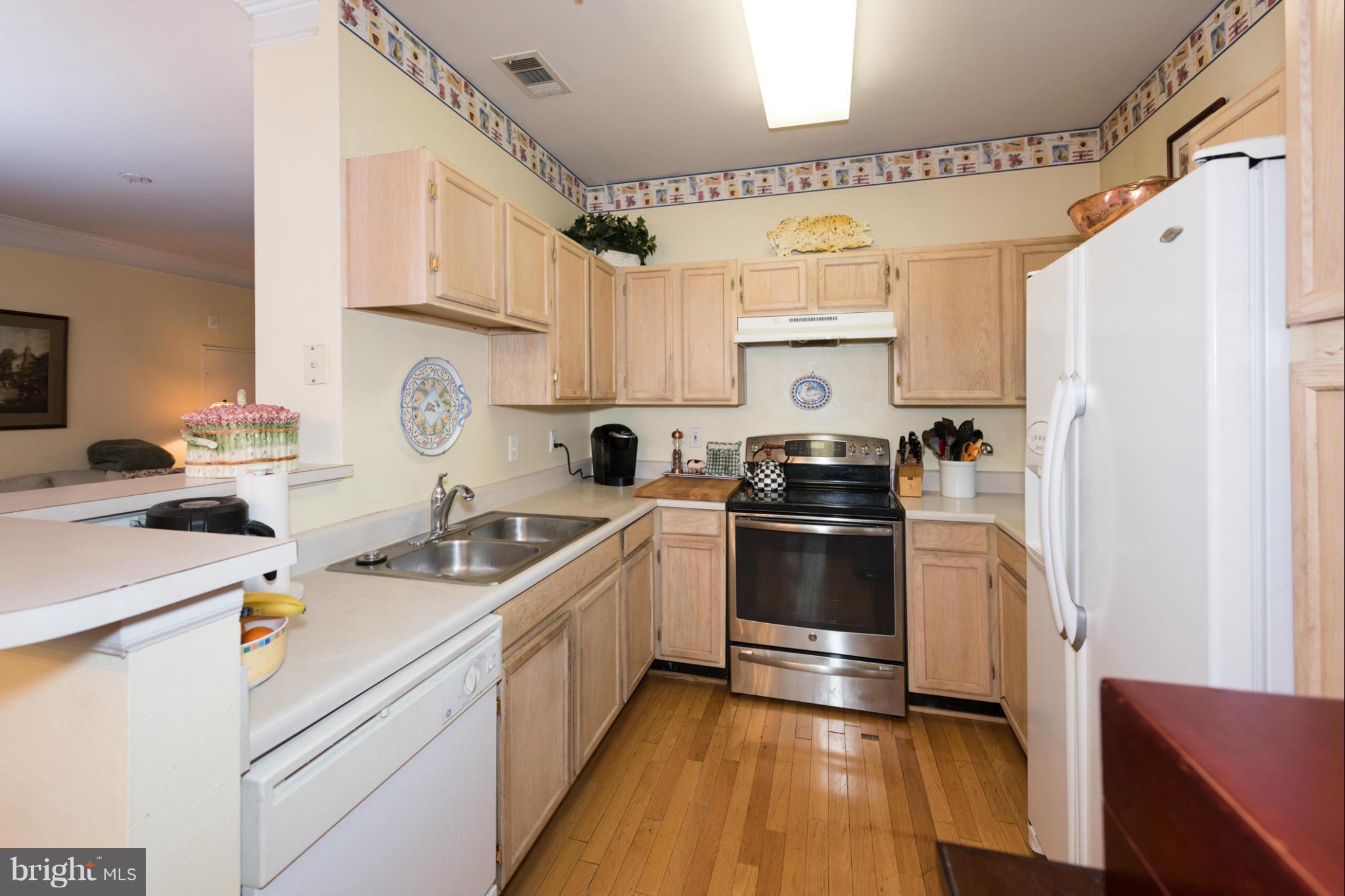 GATES OF MCLEAN - Residential