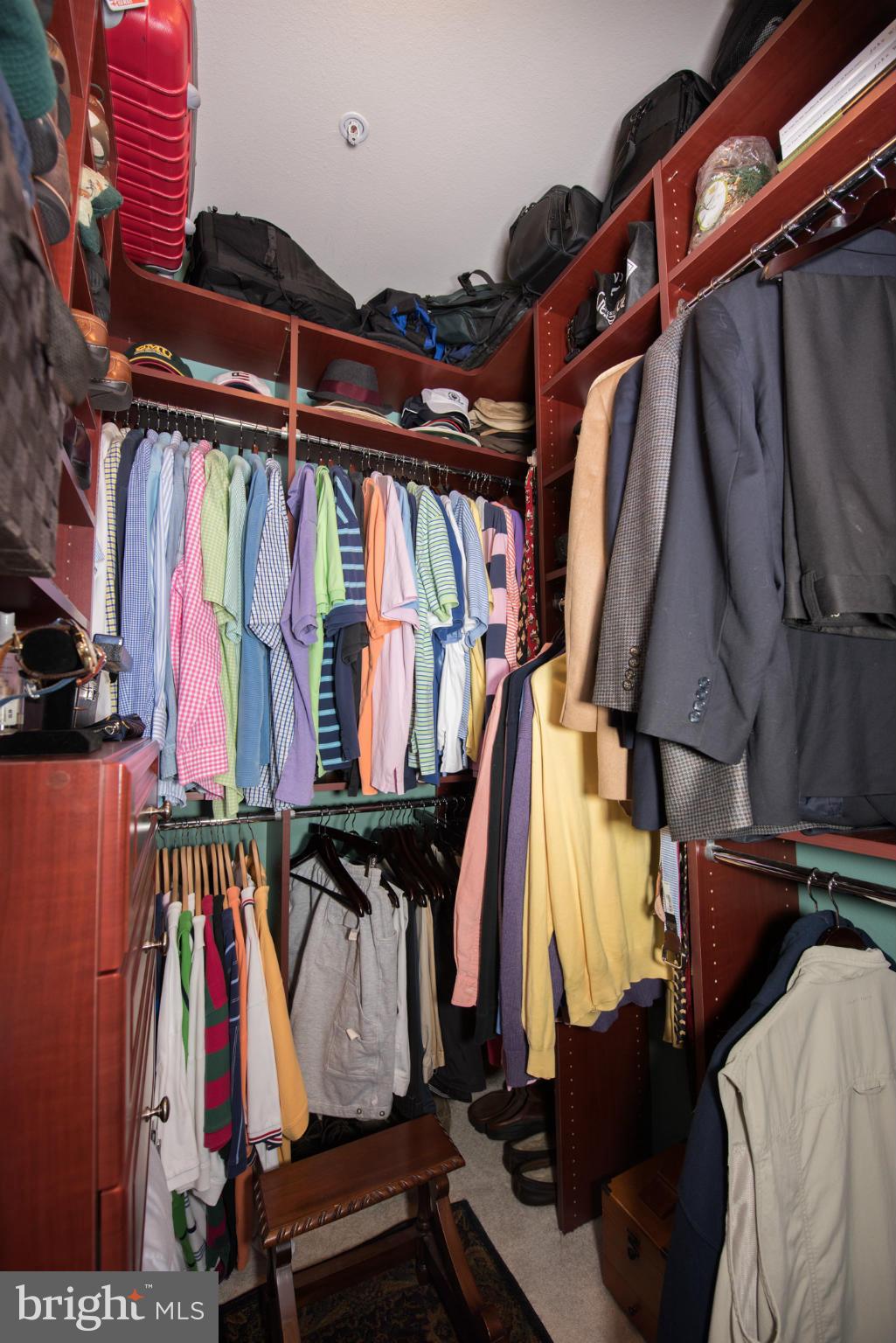 GATES OF MCLEAN - Residential