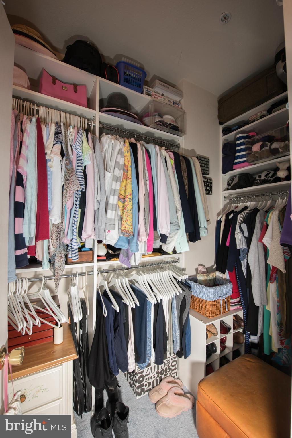 GATES OF MCLEAN - Residential