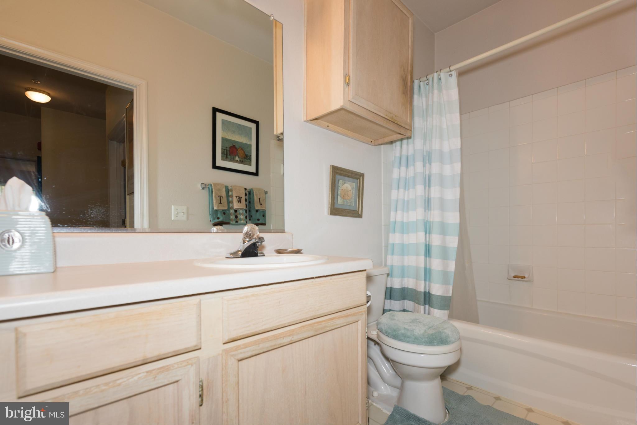 GATES OF MCLEAN - Residential