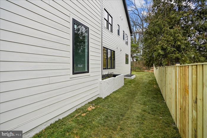 BRILYN PARK - Residential