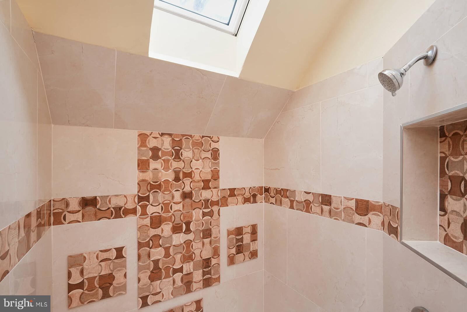 WILLIAMSBURG VILLAGE - Residential