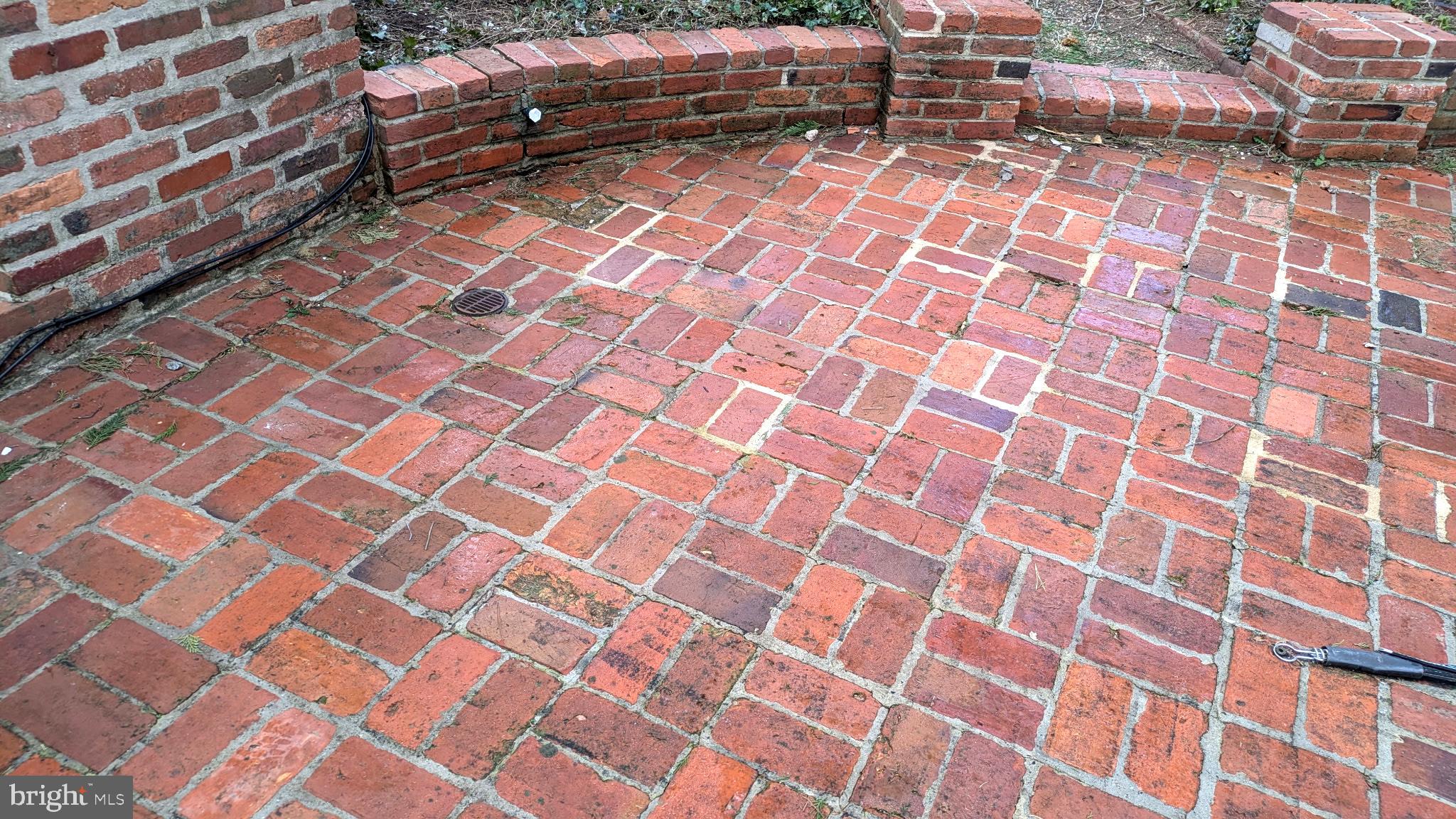 WILLIAMSBURG VILLAGE - Residential