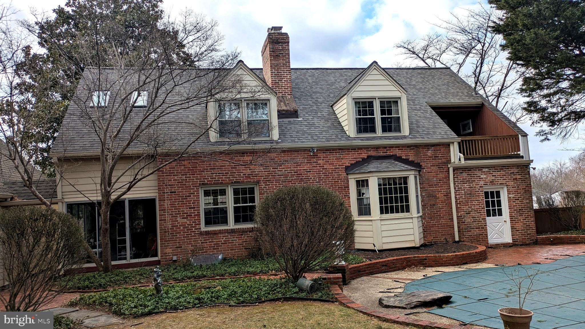 WILLIAMSBURG VILLAGE - Residential