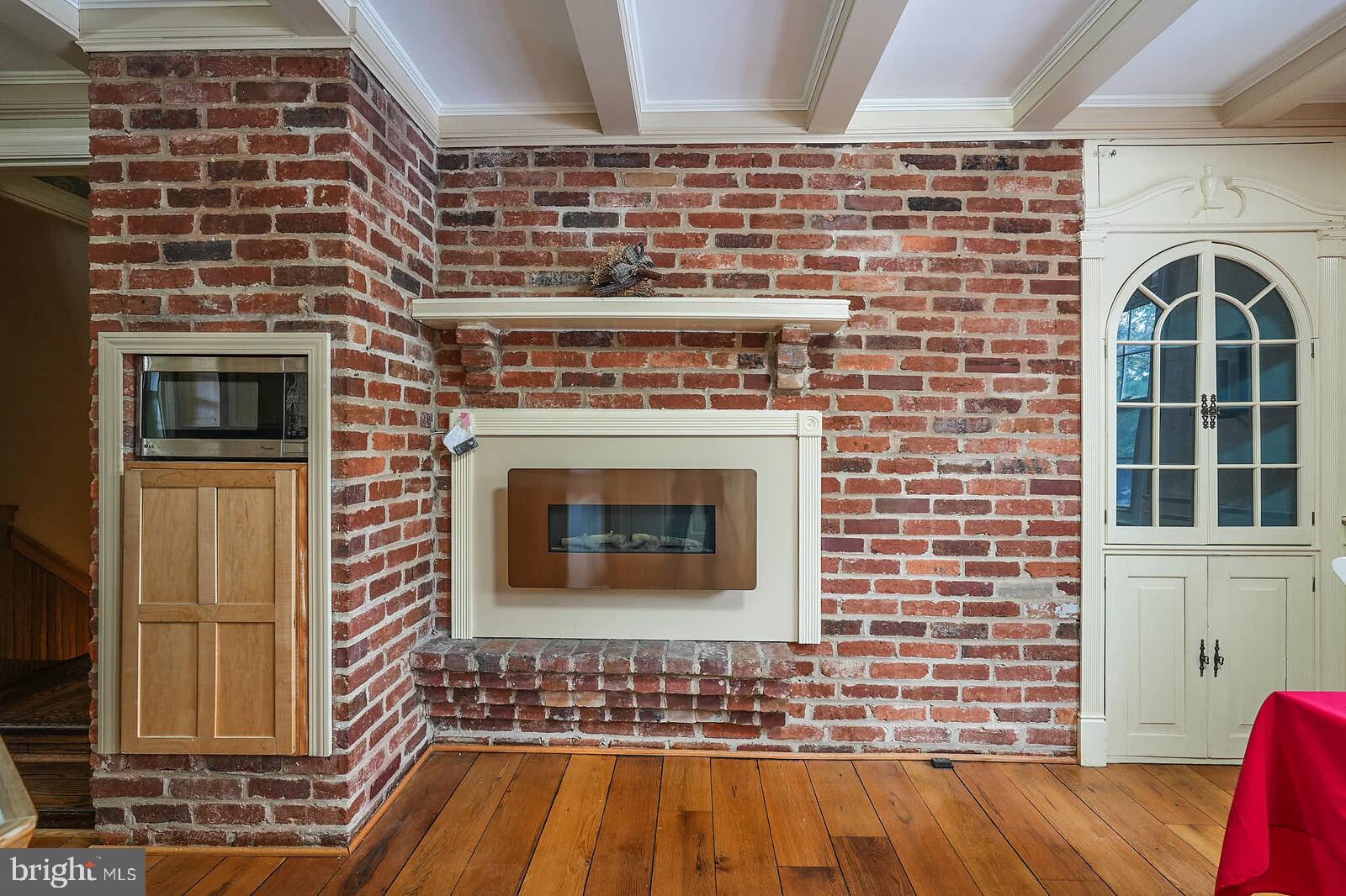 WILLIAMSBURG VILLAGE - Residential