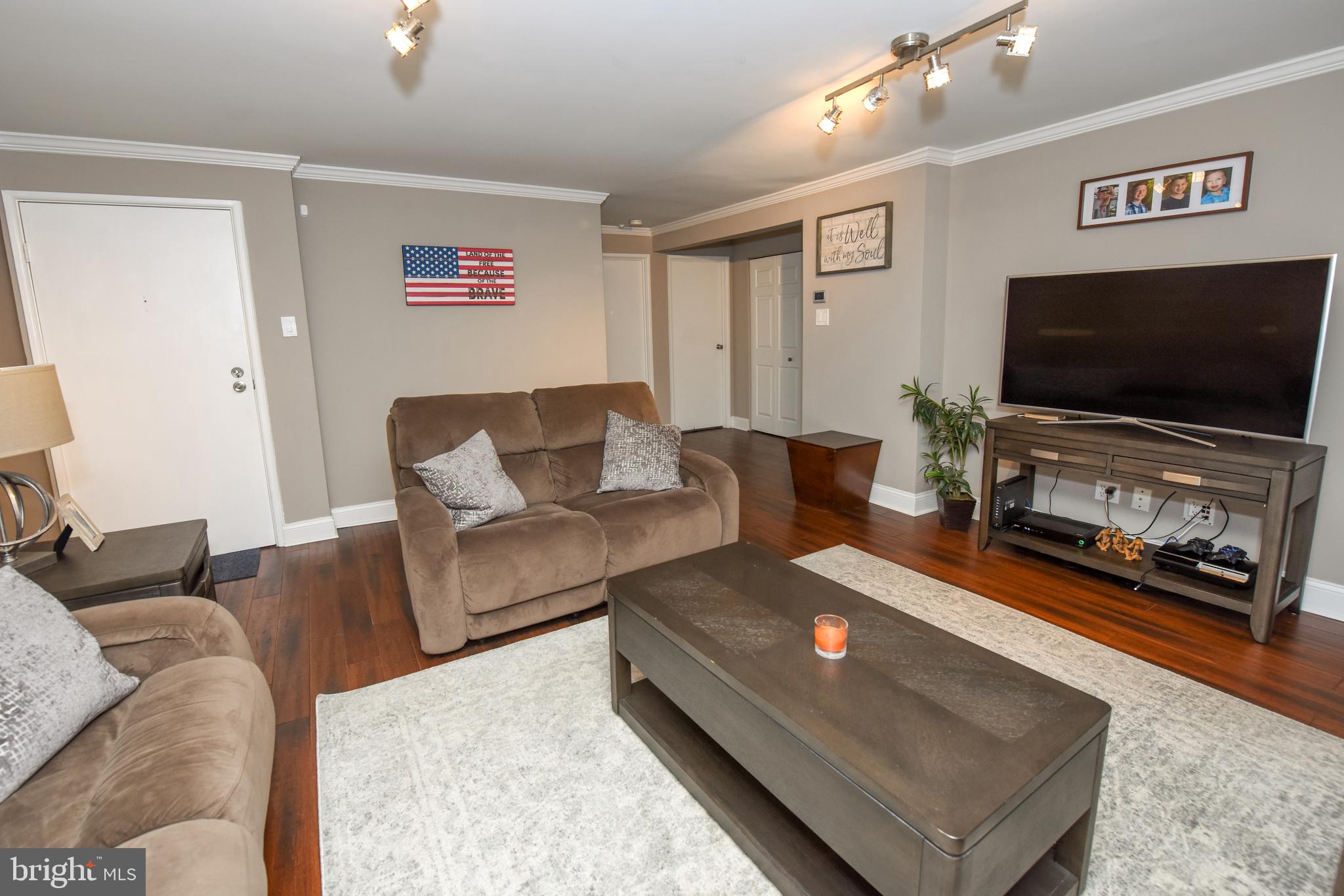 HAMPTON CROSSING - Residential