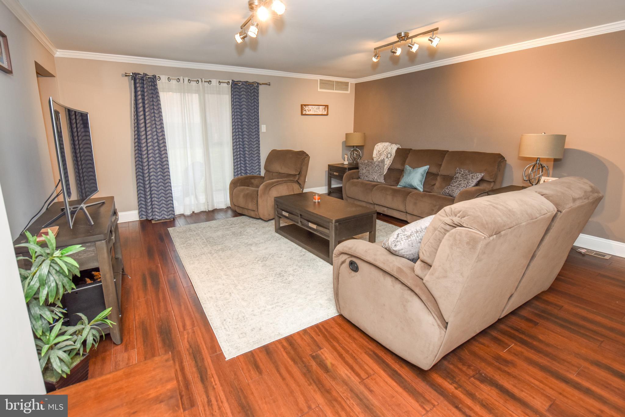 HAMPTON CROSSING - Residential