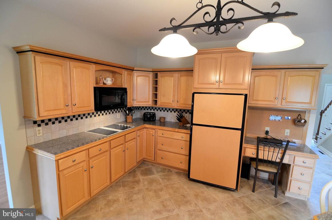 FAIRVIEW ESTATES - Residential