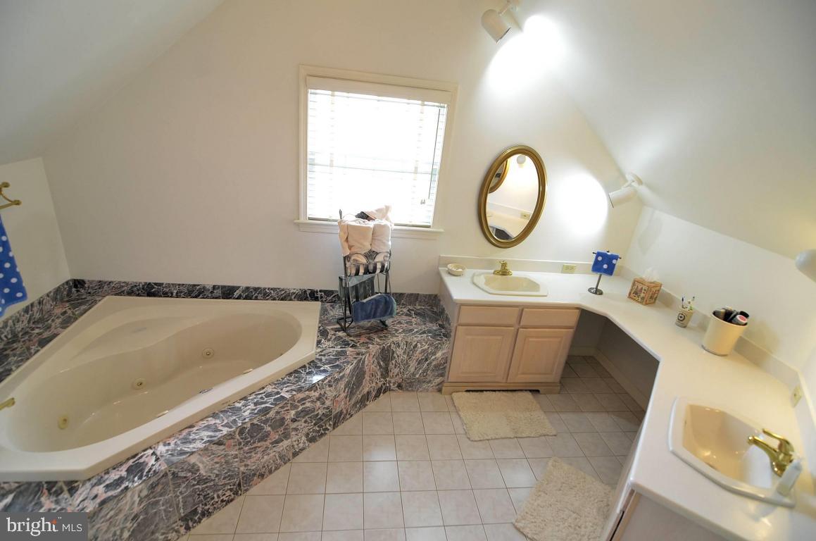 FAIRVIEW ESTATES - Residential