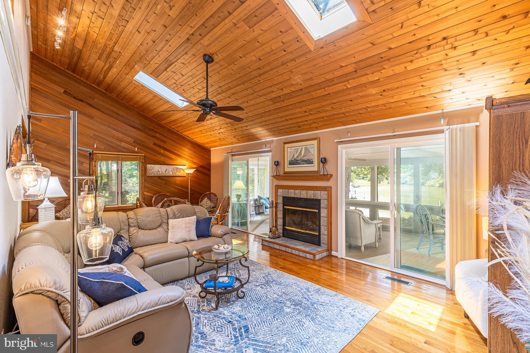 274 ROBBINS LANE