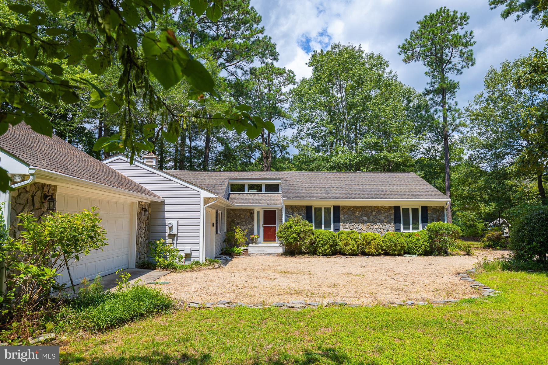 274 ROBBINS LANE