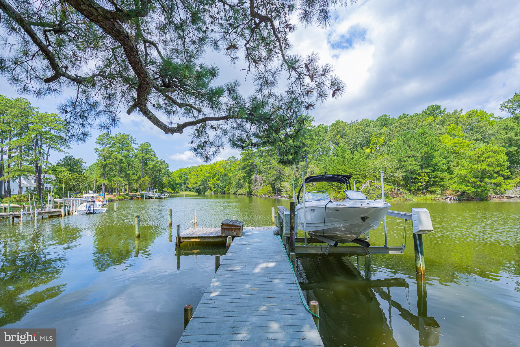 274 ROBBINS LANE