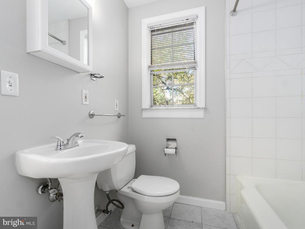 BELLE VIEW CONDOMINIUMS - Residential Lease