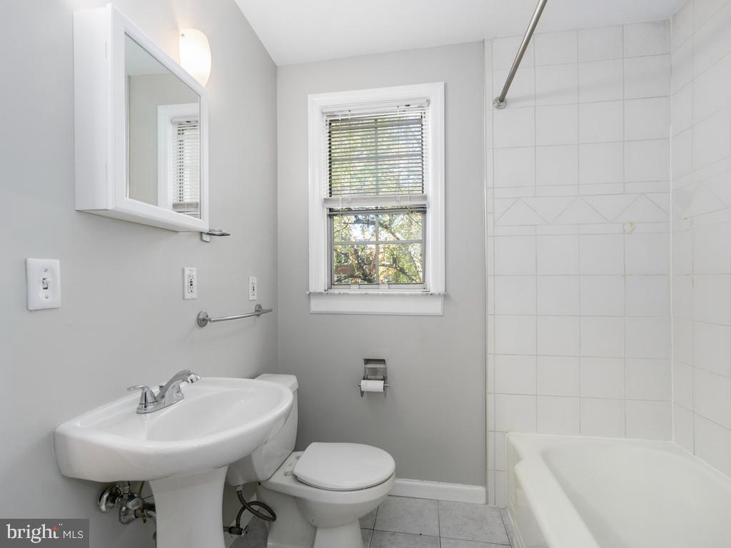 BELLE VIEW CONDOMINIUMS - Residential Lease