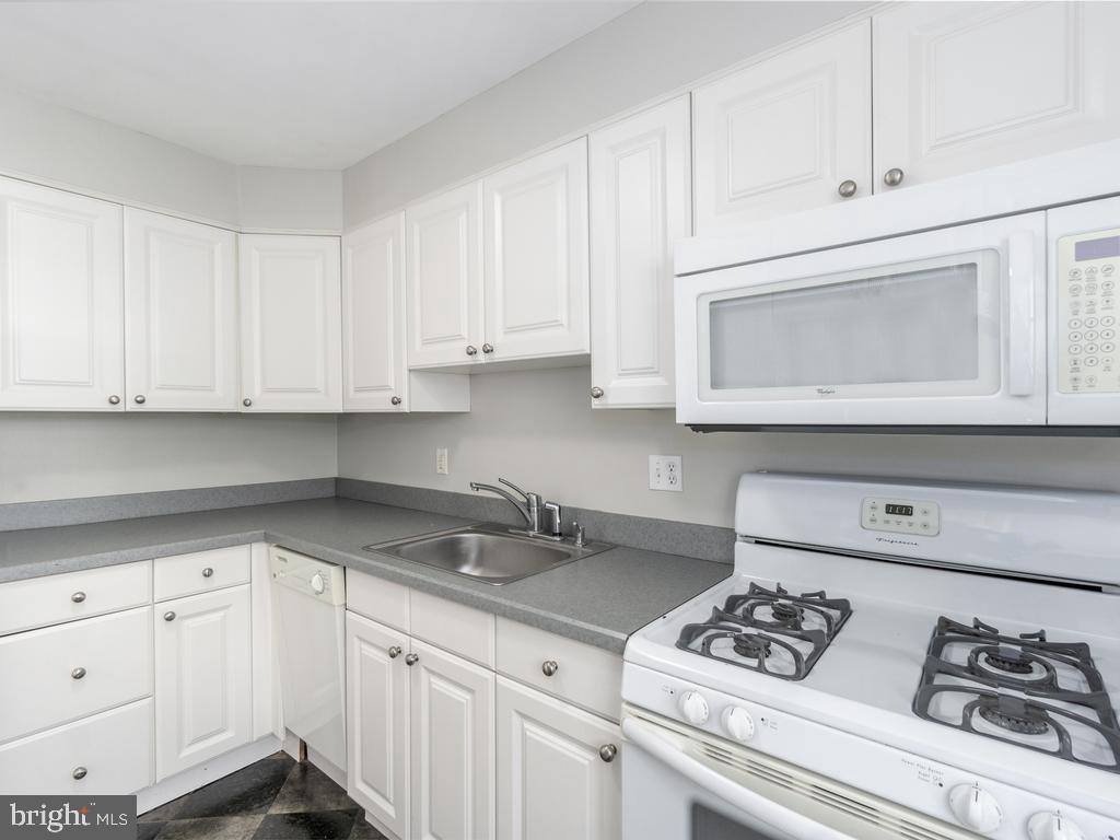 BELLE VIEW CONDOMINIUMS - Residential Lease