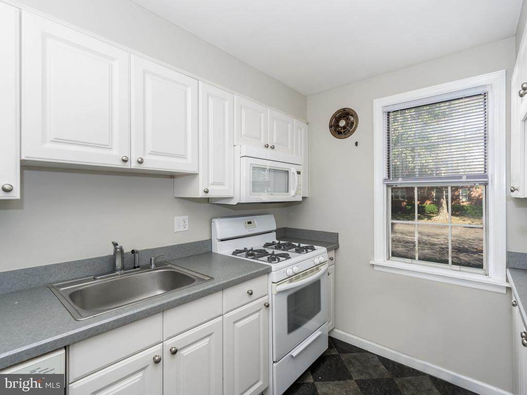 BELLE VIEW CONDOMINIUMS - Residential Lease