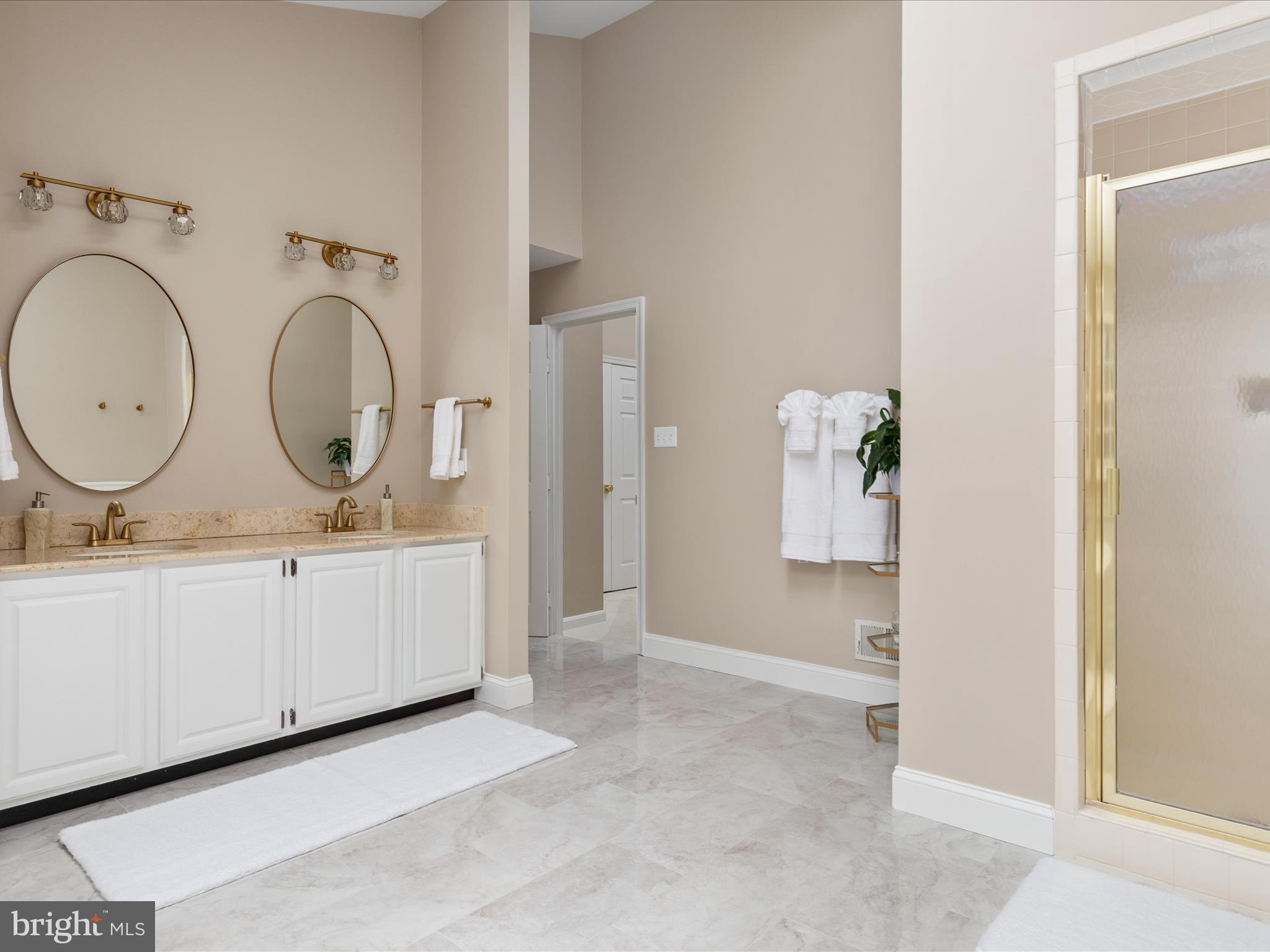 CLIFTON - Residential