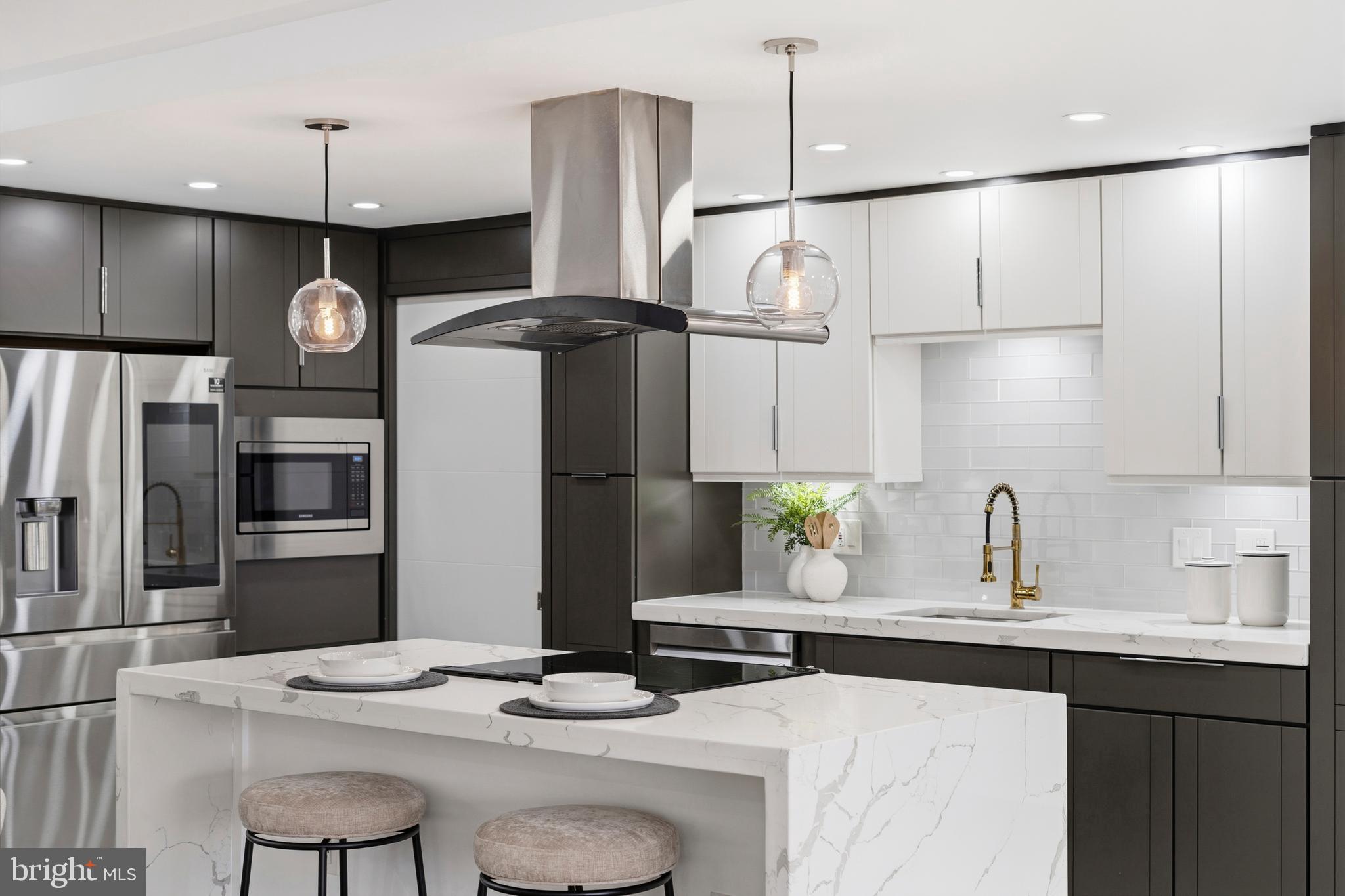 ALEXANDRIA KNOLLS - Residential