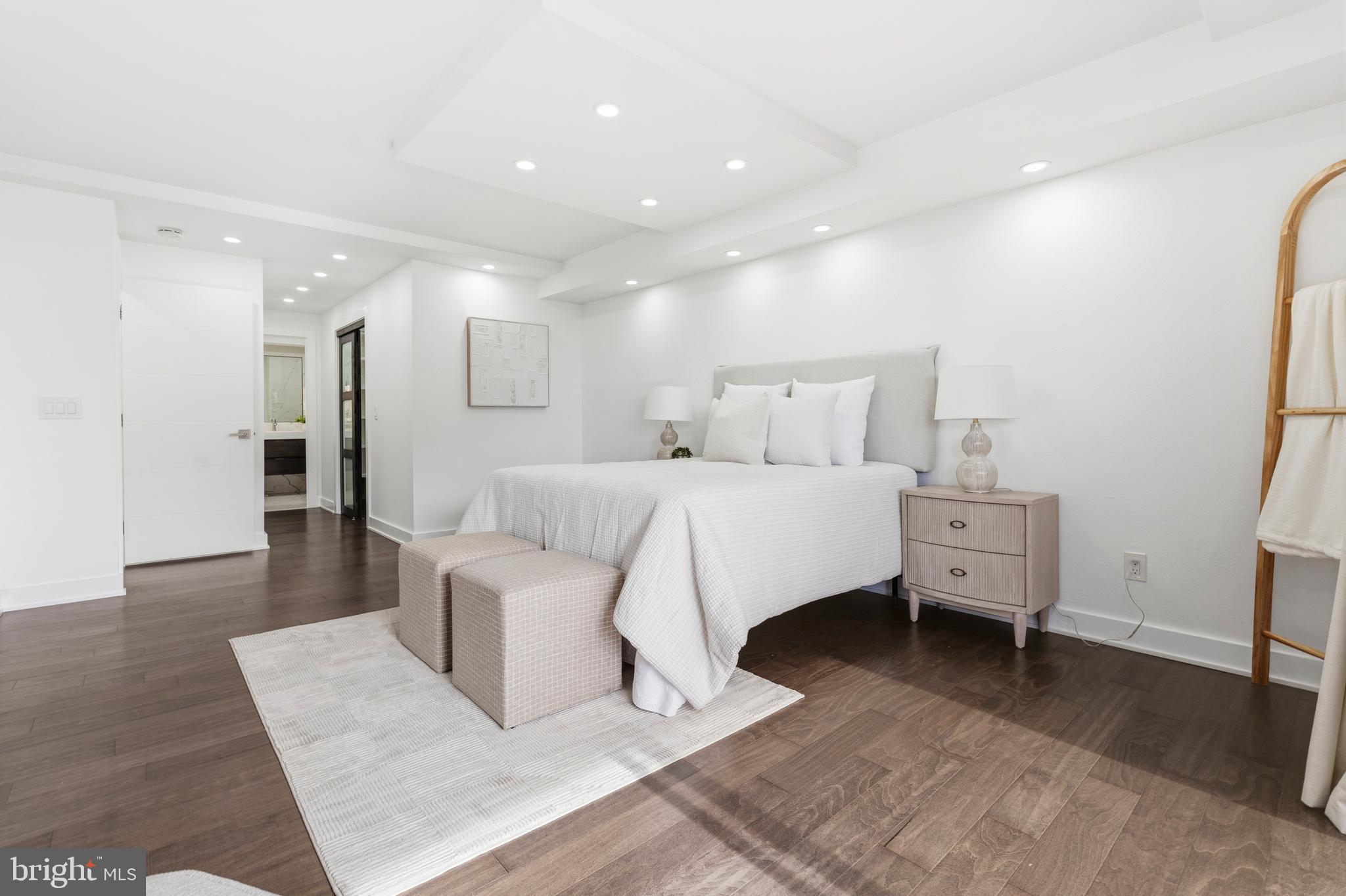 ALEXANDRIA KNOLLS - Residential